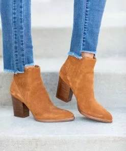 Marc Fisher Shoes ALVA Bootie (Medium Brown)