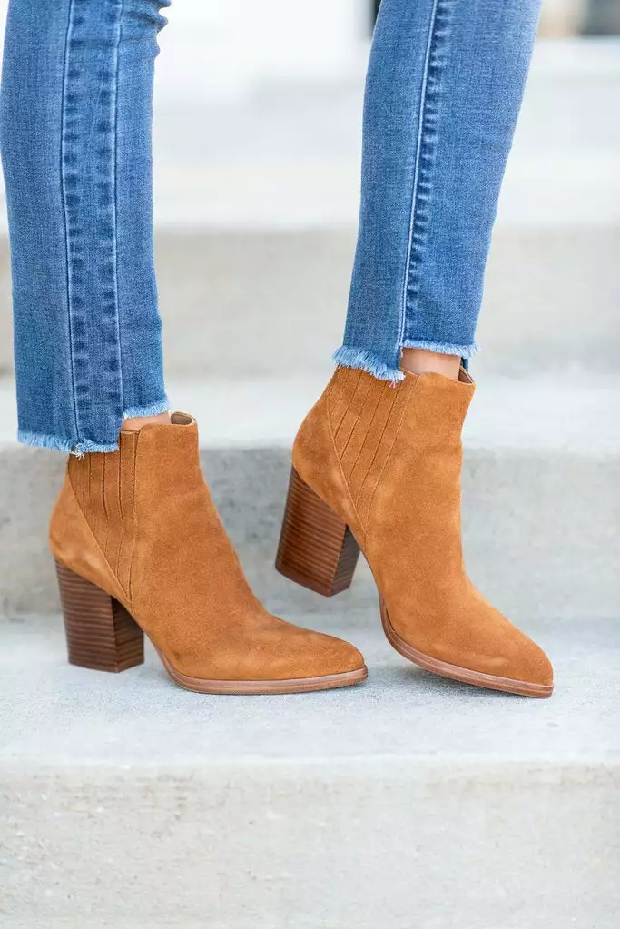 Marc Fisher Shoes ALVA Bootie (Medium Brown) 4 Marc Fisher Shoes ALVA Bootie (Medium Brown)