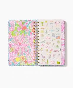 Lilly Pulitzer - Medium 17 Month Agenda (Blue Peri The Turtle Package)