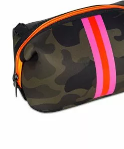 Haute Shore Accessories Erin Cosmetic Case (Showoff)