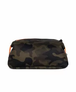 Haute Shore Accessories Kyle Toiletry Bag (Showoff)