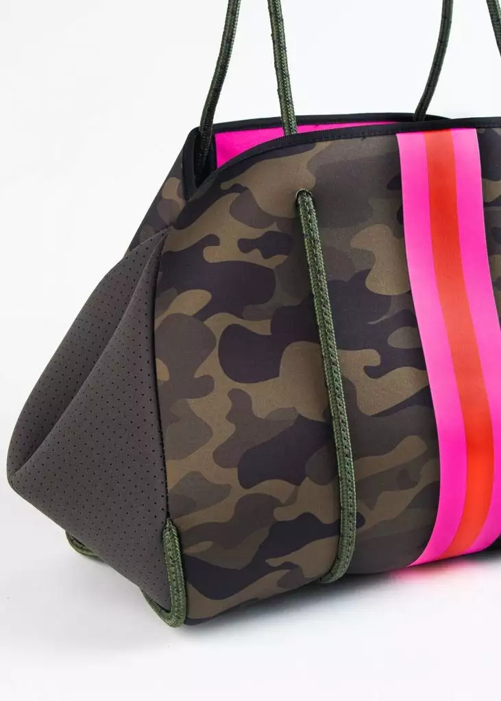 Haute Shore Greyson Tote (Showoff) 4 Haute Shore Greyson Tote (Showoff)