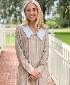 OO Boutique Shirts Dress With Contrast Collar (Beige/White)