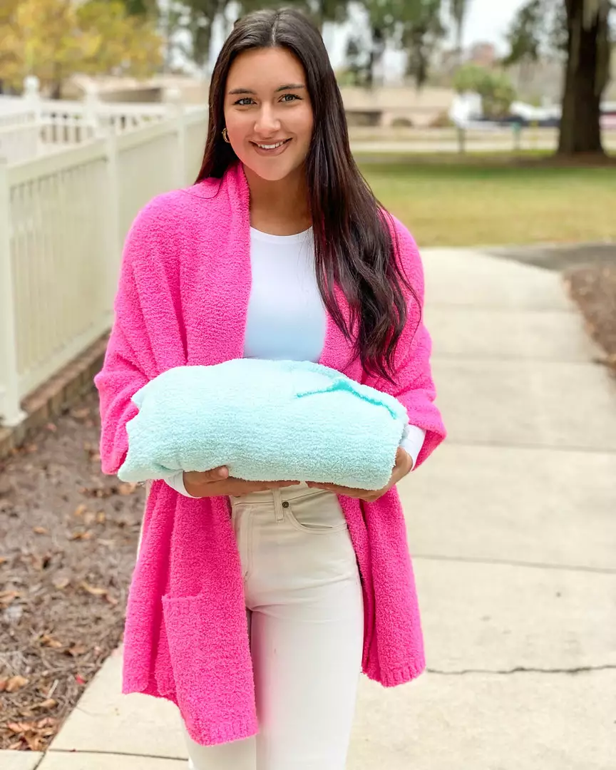 Lilly Pulitzer Teddy Wrap (Seasalt Blue) 3 Lilly Pulitzer Teddy Wrap (Seasalt Blue)