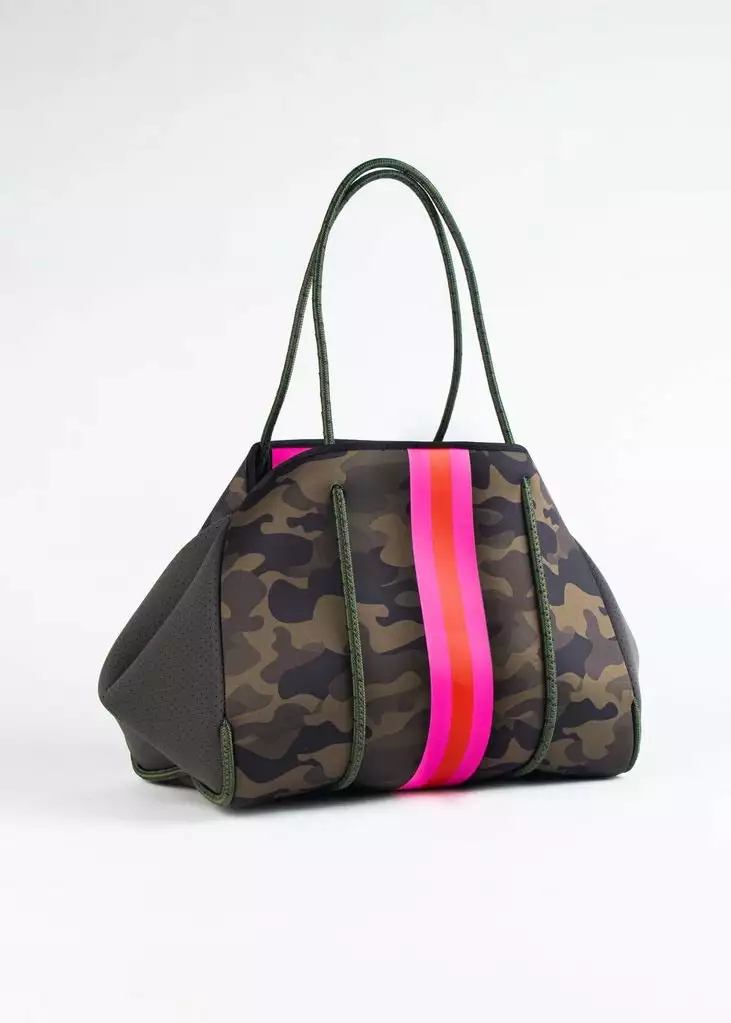 Haute Shore Greyson Tote (Showoff) 3 Haute Shore Greyson Tote (Showoff)